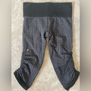 Lululemon cropped leggings with print